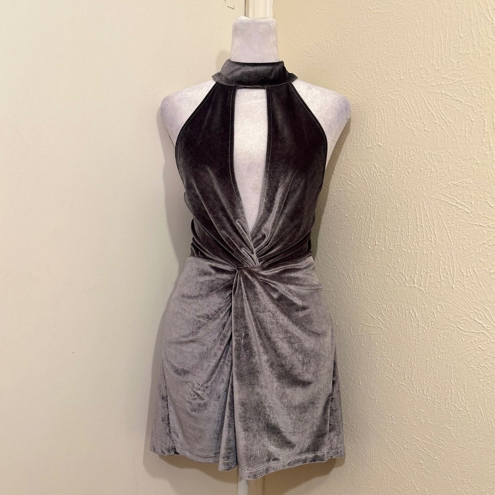 L Love Gray Silver Velvet Halter Neck Keyhole Romper Size L‎ Rave Clubwear Glam